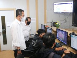 CCTv Kominfo Batam Rekam Oknum Sengaja Matikan PJU Sei Ladi