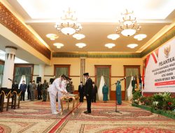 Dilantik Gubernur Kepri, Rudi-Amsakar Resmi Menjadi Walikota dan Wakil Walikota Batam