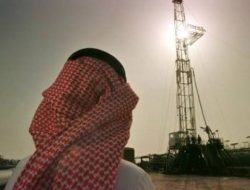 Harga Minyak ‘Meroket’ Usai Fasilitas Arab Saudi Dihantam Rudal