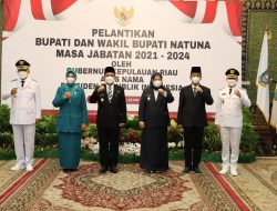 Rudi Hadiri Pelantikan Bupati dan Wabup Natuna