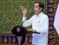 Jokowi Bentuk Badan Baru, Semua Produk Wajib Cap Halal