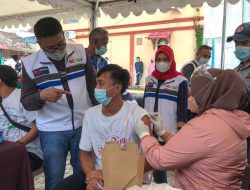 Warga Puri Malaka Antusias Ikut Vaksinasi