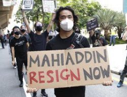 Ditengah Kekacauan Politik, Malaysia Cetak Rekor Kasus Corona