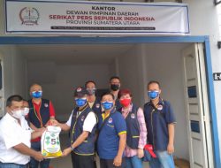 Komunitas Indonesia Tionghoa Gandeng DPD SPRI Sumut Berikan Bantuan Sembako Kepada Wartawan