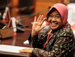 Risma Sebut Ada Keluarga Menteri dapat Bansos, Kok Bisa ?