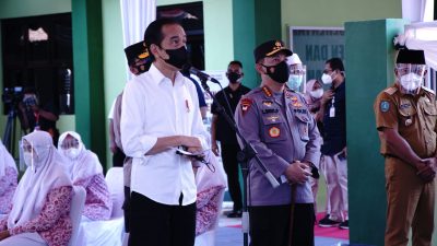 Presiden RI dan Kapolri Tinjau Vaksinasi Merdeka di Ponpes dan Tempat Ibadah Se-Indonesia