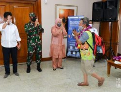 Wagub Marlin Sambut Kedatangan Kontingen Kepri Pada PON XX Papua