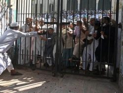 2 Orang Tewas Akibat Ricuh soal Alquran di Lutut Patung Dewa Hindu Bangladesh