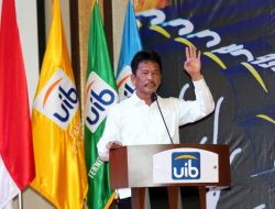 Hadiri Wisuda UIB, Rudi Paparkan Rencana Pembangunan Batam