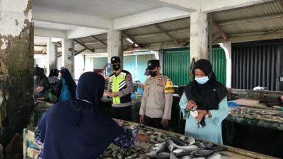 Polsek Belakang Padang Gelar Operasi Yustisi Penerapan Prokes di Pusat Keramaian