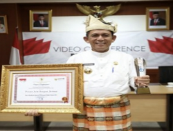 Gubernur Kepri Terima Penghargaan Top 5 Replika Inovasi Pelayanan Publik 2021