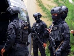 Densus 88 Antiteror Polri Amankan 4 Terduga Teroris di Batam
