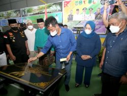 Rudi dan Marlin Didaulat Sebagai Abah dan Umak Warga Banjar di Batam