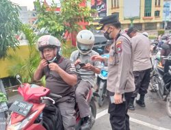 Polsek Lubuk Baja Gelar Razia Vaksinasi Dijalan Depan Mako
