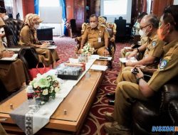 Pj Sekda Kepri Pimpin Rakor Penanganan Kebakaran Pulau Buluh