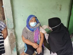 Kapolsek Medan Tuntungan Turun Langsung Ajak Masyarakat Untuk di Vaksin