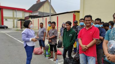 Polda Sumut Pulangkan Pekerja Migran Ilegal ke Kampung Masing Masing