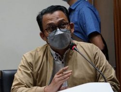 Telisik Korupsi DAK 2018, KPK Periksa Bupati Karimun di Riau