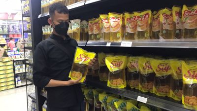 Polres Karimun Melakukan Monitoring Mengenai Ketersediaan Sembako Dan Minyak Goreng