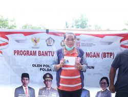 Jelang Lebaran Polres Karimun Salurkan 3000 Bantuan Tunai untuk Pedagang Kaki Lima dan Warung