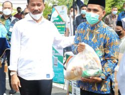 Berbagi Kebahagiaan Kepala BP Batam Serahkan 1.500 Paket Bingkisan Ramadhan 1443 H