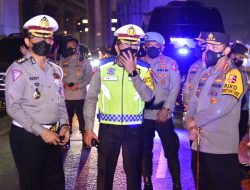 Kapolri Tinjau Langsung Tol Cikampek, Pastikan One Way-Contraflow Berjalan Lancar