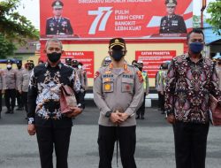 Kapolresta Deli Serdang Pimpin Upacara Kenaikan Pangkat dan Purna Bakti Personil