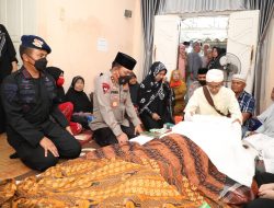 Ayah Mertua Wasekjend PBNU Meninggal Dunia, Kapolda Sumut Melayat ke Rumah Duka