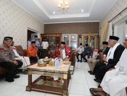 Kapolda Sumut Sambut Hangat Kedatangan Habib Luthfi