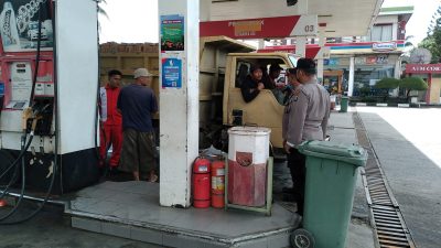 Personil Polsek Beringin Laksanakan Patroli Ke SPBU Monitoring Ketersediaan BBM