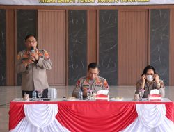 Kapolresta Deli Serdang dan Wakapolresta Latih PBB dan Beri Arahan Seluruh Personil Untuk Tingkatkan Rasa Displin