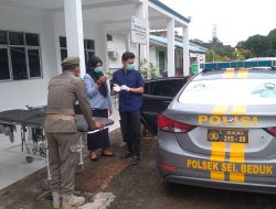 Quick Response – Polsek Sei Beduk Bantu Warga Tak Sadarkan Diri di Dalam Hutan Dam Duriangkang