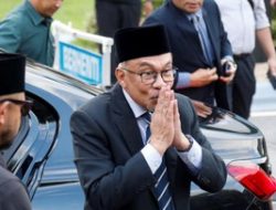 Anwar Ibrahim Ditunjuk Raja Menjadi Perdana Menteri Malaysia