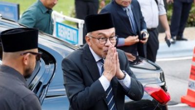 Anwar Ibrahim Ditunjuk Raja Menjadi Perdana Menteri Malaysia