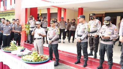 Kapolresta Barelang Pimpin Upacara Kenaikan Pangkat 75 Personel