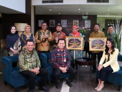 Gubernur Ansar Terima Dua Penghargaan Sekaligus dari Kemendagri