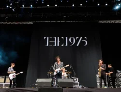 Malaysia Hentikan Konser “The 1975” Gara-gara Ciuman Sesama Jenis