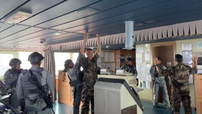 Bakamla RI Simulasikan Penangkapan Kapal Bawa Heroin di Perairan Riau