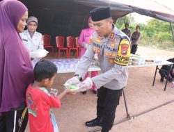 Berbagi Kasih Sayang di Bulan Ramadhan, Polres Karimun Buka Puasa Bersama Warga Masyarakat