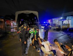 Brimob Polda Sumut Patroli Kamtibmas Amankan 11 Orang Genk Motor