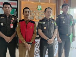 Ditetapkan Sebagai Tersangka, Kades Perayun Langsung Diamankan Cabjari Tanjung Batu Kundur