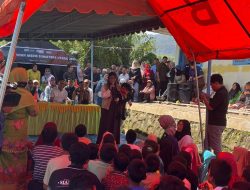 Brimob Polda Sumut Kawal Kunjungan Menteri PPPA, Hadirkan Harapan dan Senyum Anak-anak Korban Longsor di Sipirok