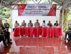 Kapolrestabes Medan Curhat Bersama Warga Jermal 15, Tema “Keamanan Lingkungan Tanggung Jawab Bersama”