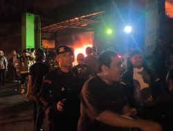 Sigap dan Tanggap, Mobil AWC Brimob Polda Sumut Dikerahkan Padamkan Kebakaran Hebat di PT Garuda Mas Perkasa