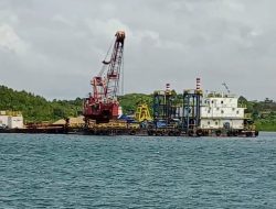 Pengerukan Pasir Laut Diduga Ilegal di Barelang: Kapal Beroperasi Siang-Malam, Aparat Tutup Mata?