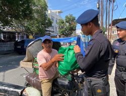 Brimob Polda Sumut Tebar Kepedulian, Berbagi Takjil di Bulan Suci Ramadhan